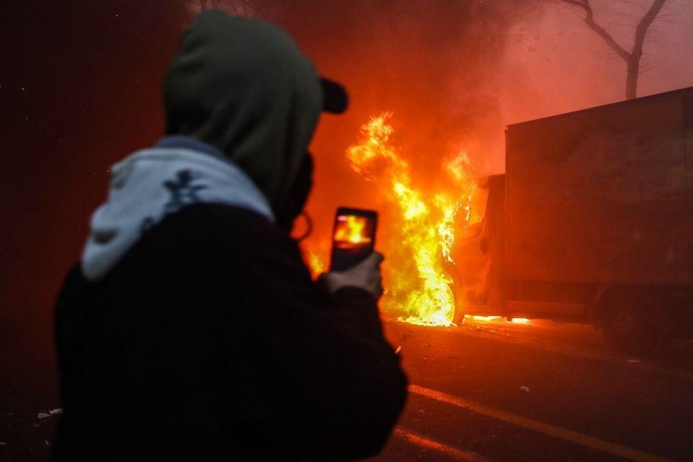 Detidas 95 pessoas e 67 agentes feridos nas manifestações de sábado em França