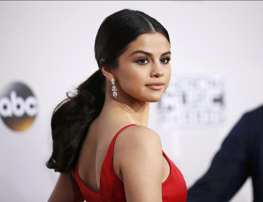 Selena Gomez mostra muito mais do que queria