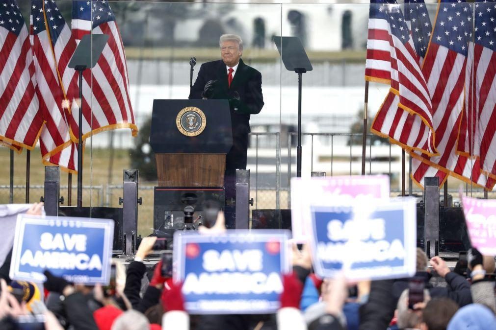 Trump diz que «nunca» admitirá a vitória de Biden e apoiantes invadem o Capitólio [veja em direto]