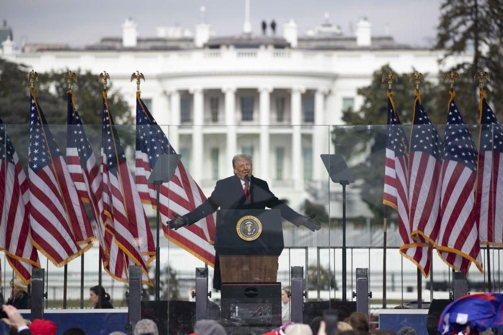 Trump pede a manifestantes no Capitólio que se mantenham pacíficos