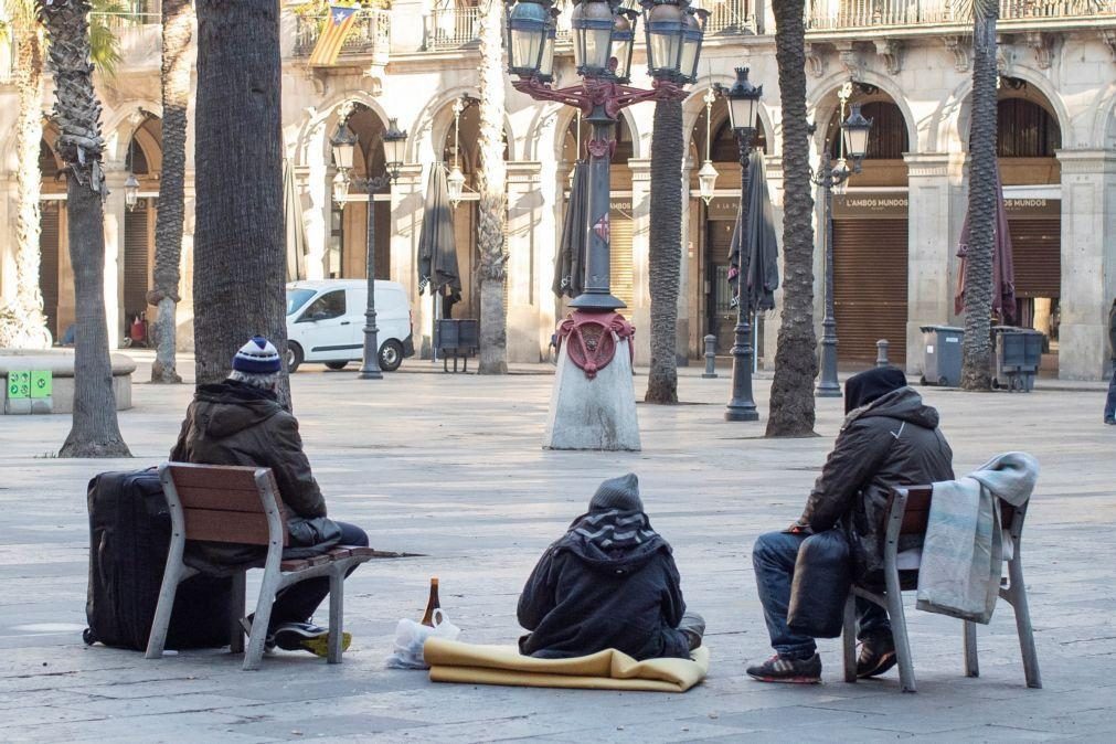 Covid-19 duplica incidência em Espanha e já provocou perto de 2.500 mortos em 2021