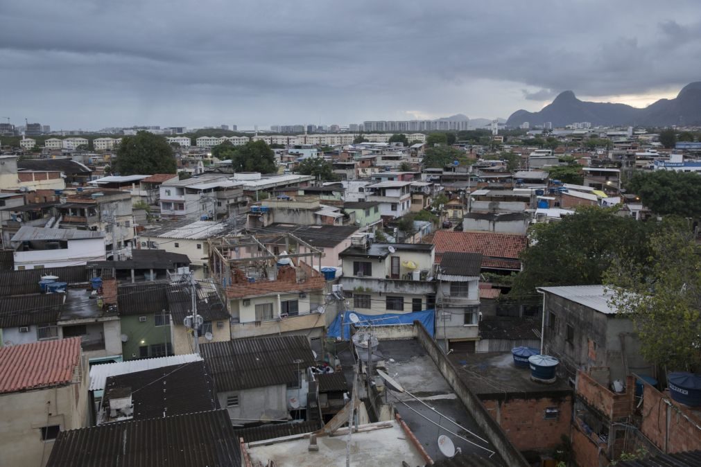 Professores do Rio de Janeiro vão receber treino de guerra