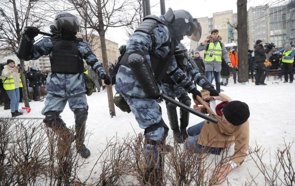 Navalny: Próximos do opositor russo detidos em vésperas de novos protestos