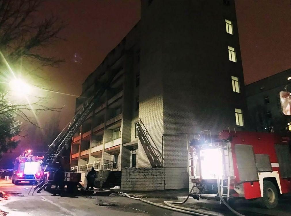 Incêndio em hospital da Ucrânia faz quatro vítimas mortais