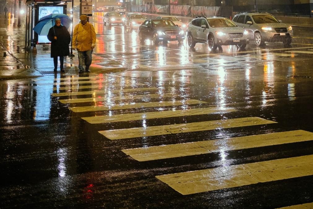 Tempo de chuva e frio para hoje, segunda-feira