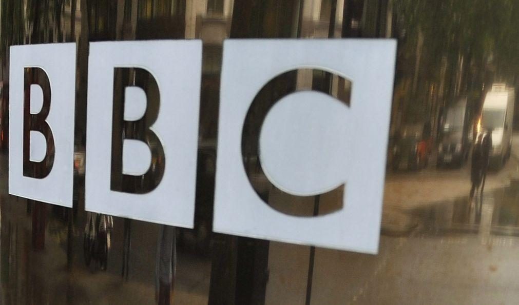 China proíbe emissões da BBC World News por transgredirem a lei