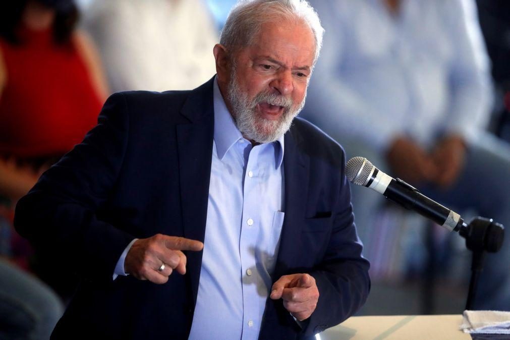 Covid-19: Lula defende vacina e pede que Brasil não siga 