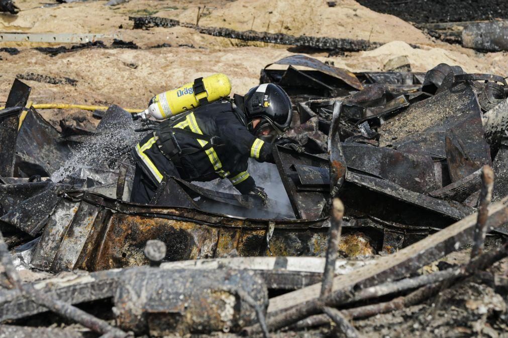 Covid-19: Bombeiros estarão vacinados antes da época de incêndios, diz Cabrita