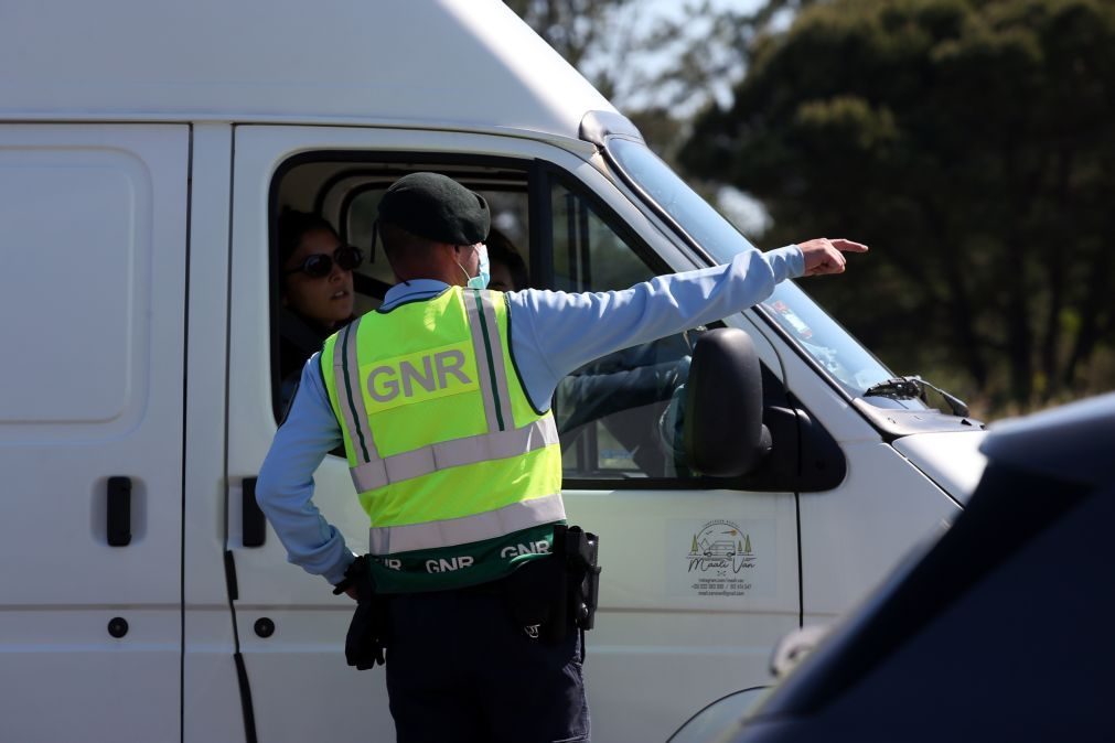 Covid-19: GNR trava entrada a 155 trabalhadores na cerca sanitária em Odemira