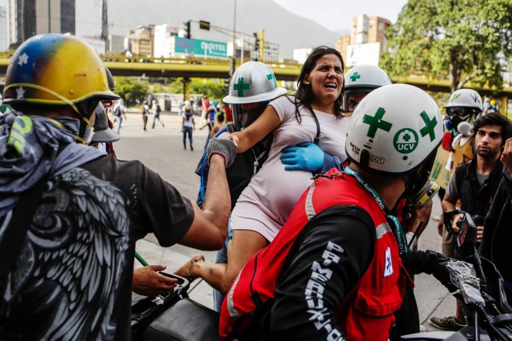 Venezuela: Um morto e dezenas de feridos em protestos