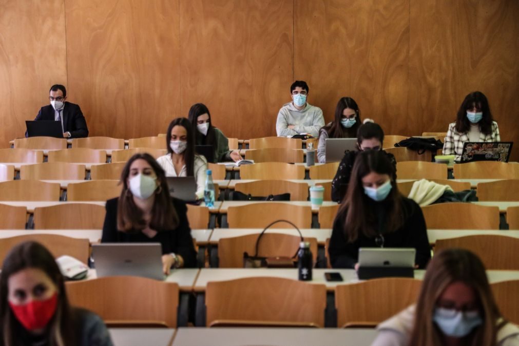 Abandono no ensino superior aumentou em 2019/20