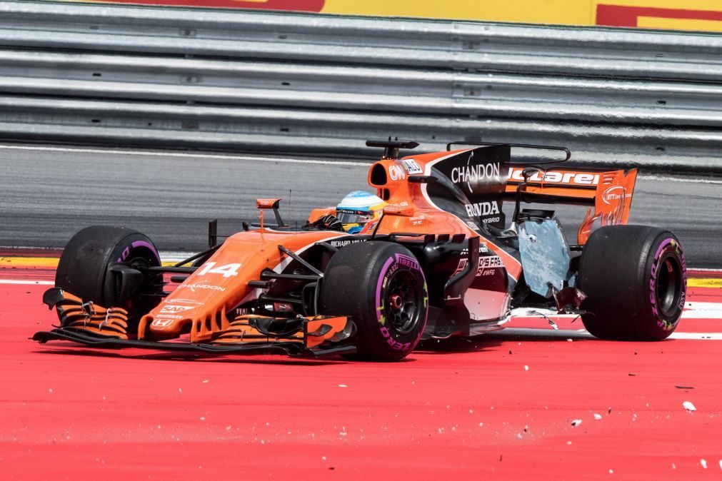 Fernando Alonso penalizado em cinco lugares por trocar bateria pela quinta vez