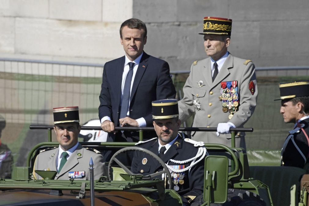 Demitiu-se chefe de Estado-Maior das Forças Armadas francesas