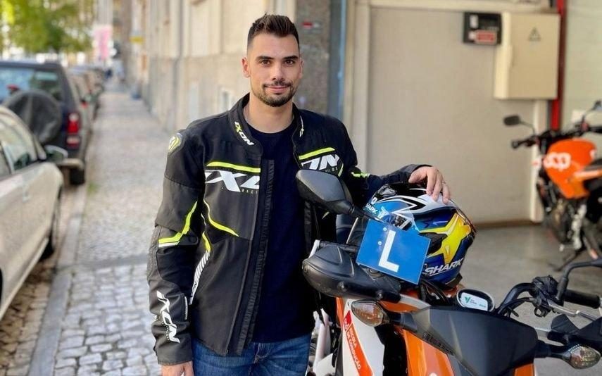 Moto GP. Miguel Oliveira e cai e sai de maca mas está bem