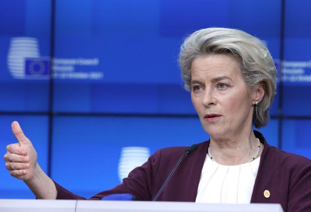 Covid-19: Von der Leyen quer convencer europeus a vacinarem-se