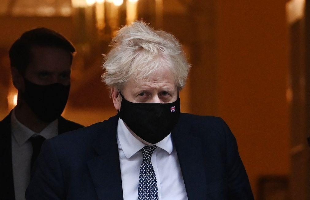 Boris Johnson saúda investigação policial a festas durante pandemia