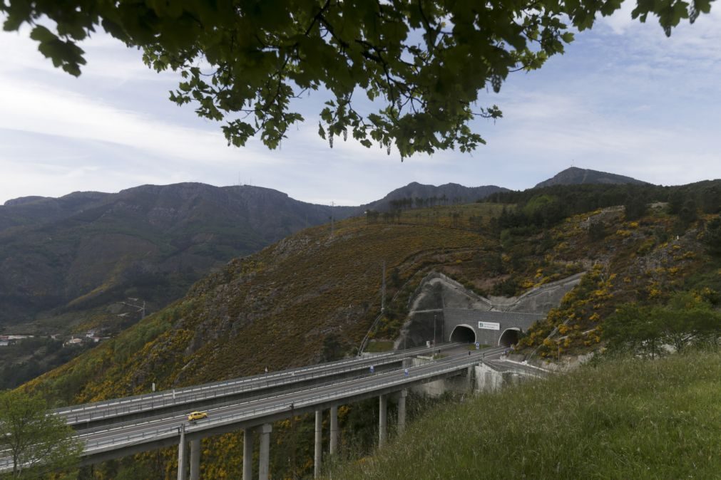 Incêndio num automóvel leva ao encerramento do Túnel do Marão