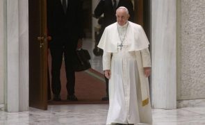 Ucrânia: Papa defende diálogo para resolver crise e diz que guerra é loucura