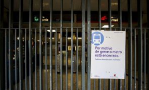 Trabalhadores do Metro de Lisboa cumprem hoje greve parcial