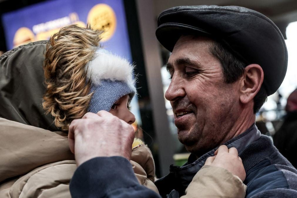 Ucrânia: Cerca de 20 mil pessoas retiradas hoje da cidade cercada de Mariupol