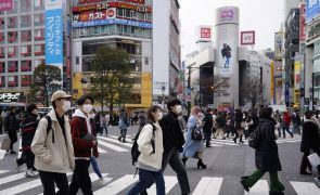 Covid-19: Japão prevê levantar medidas de proteção sanitária na segunda-feira
