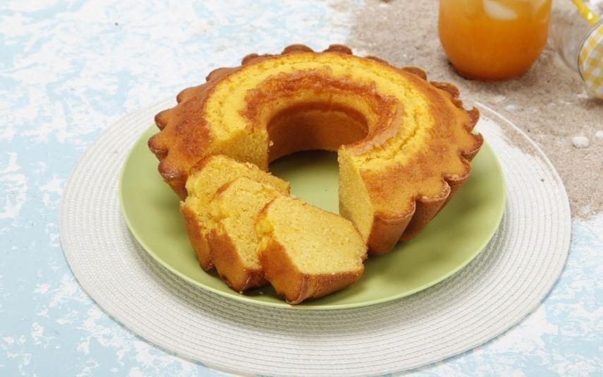 Receita rápida de bolo de laranja ideal para o seu lanche