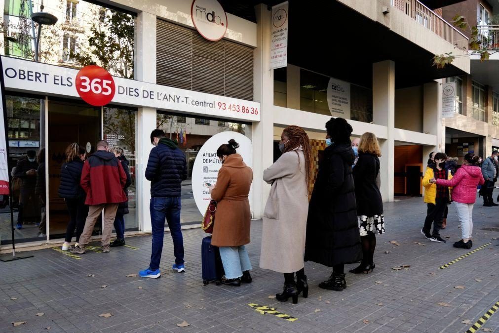 Covid-19: Espanha normaliza doença suprimindo quarentena para casos ligeiros e assintomáticos