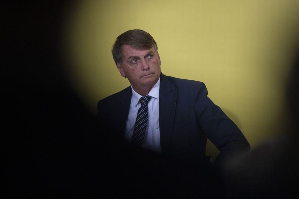 Governo de Bolsonaro gasta quase 700 mil euros em próteses penianas para o exército