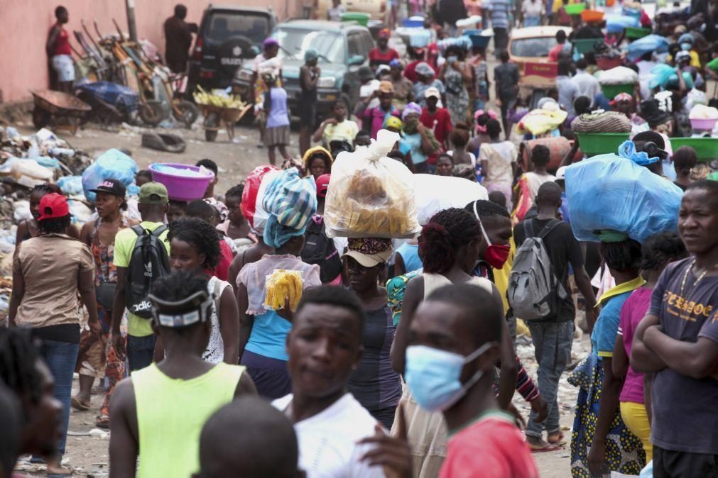 Angola fez progressos em 20 anos de paz, mas falta 