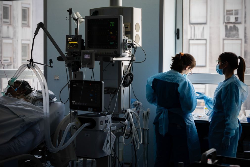 Covid-19: Hospitais do Grande Porto admitem pressão e abrem mais vagas