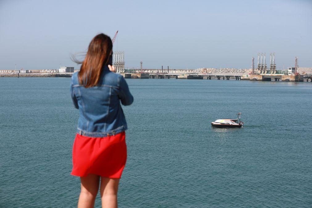 Veículo autónomo substitui-se a meios humanos e caracteriza fundo do mar em Matosinhos