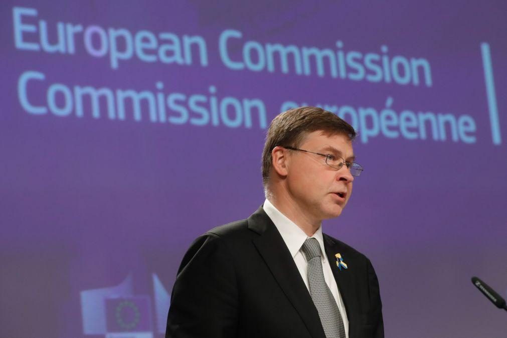 Portugal é um país endividado e deve ter prudência orçamental, diz Dombrovskis