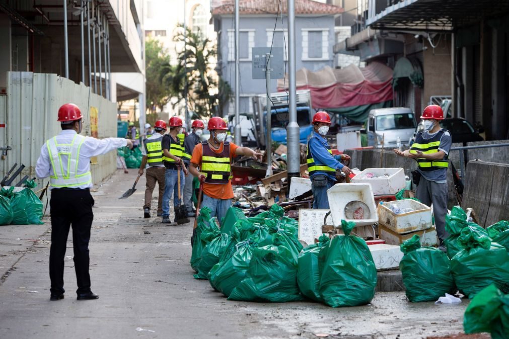 Bombeiros de Macau continuam trabalhos de drenagem e buscas em três autossilos