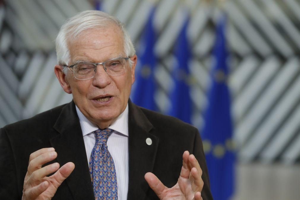 Josep Borrell apoia Biden no direito das mulheres ao aborto